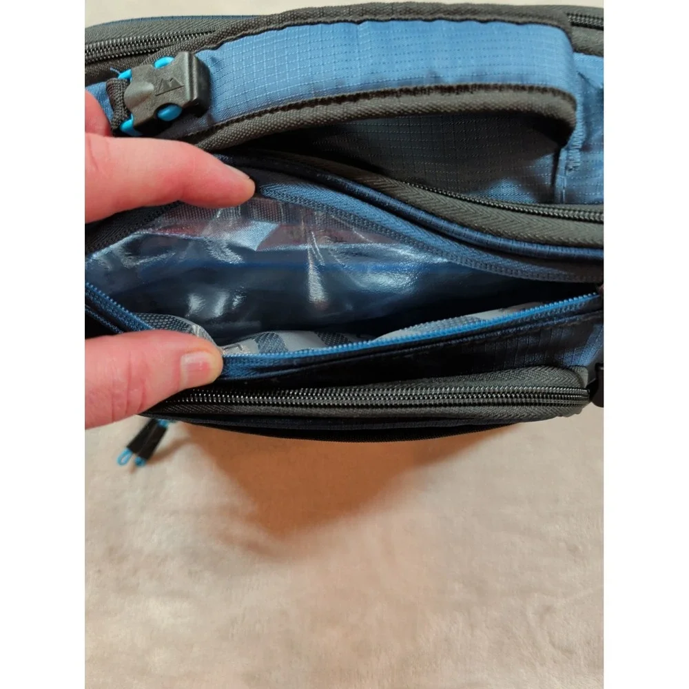 Arctic Zone Titan Deep Freeze Expandable Lunch Box Blue‎ 99-61757-00-00